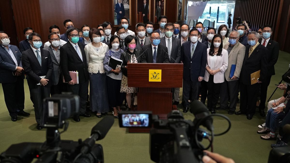 Parlament Hongkongu schválil změnu volebního zákona ve prospěch propekingských sil
